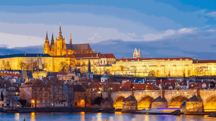 프라하 성 Prague Castle (source: www.corinthia.com/)