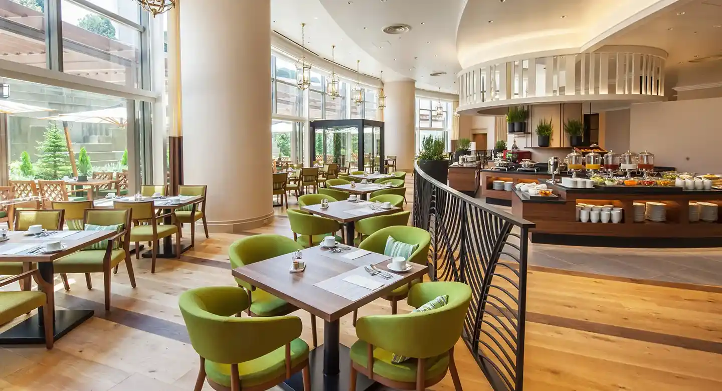 GARDEN DINING