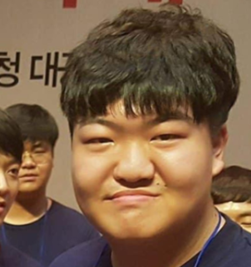  여성 회원 술잔 마약 환각제 알약 졸피뎀 성추행 20대 이승윤 대표, 홍준표 캠프 부산 청년 정책 포럼 단체 이사장, 성폭력 수영복 사진 협박