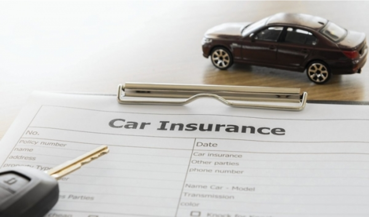 자동차와 보험서류