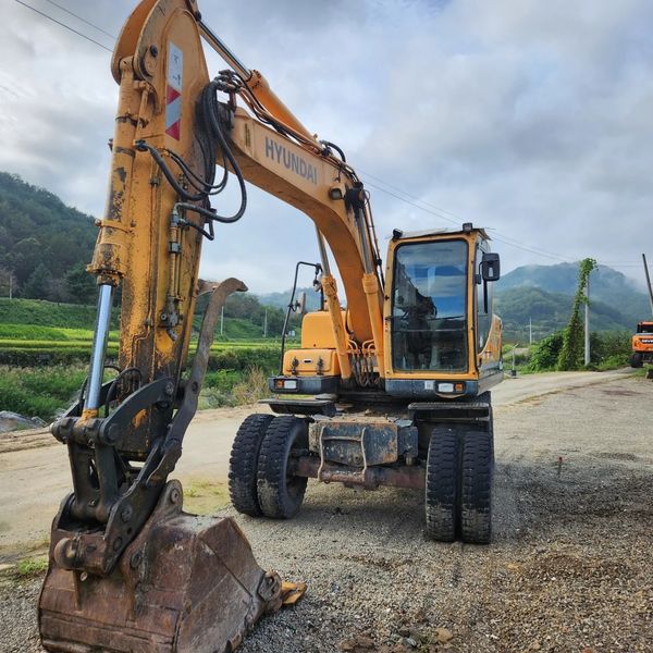  현대 R140W 2013년식 4300만원 판매합니다.