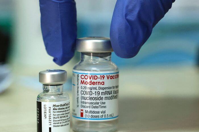  코로나로 거대해지는 빅테크와 빅팔머시 How much is Big Pharma making from COVID-19 vaccines? We're about to find out