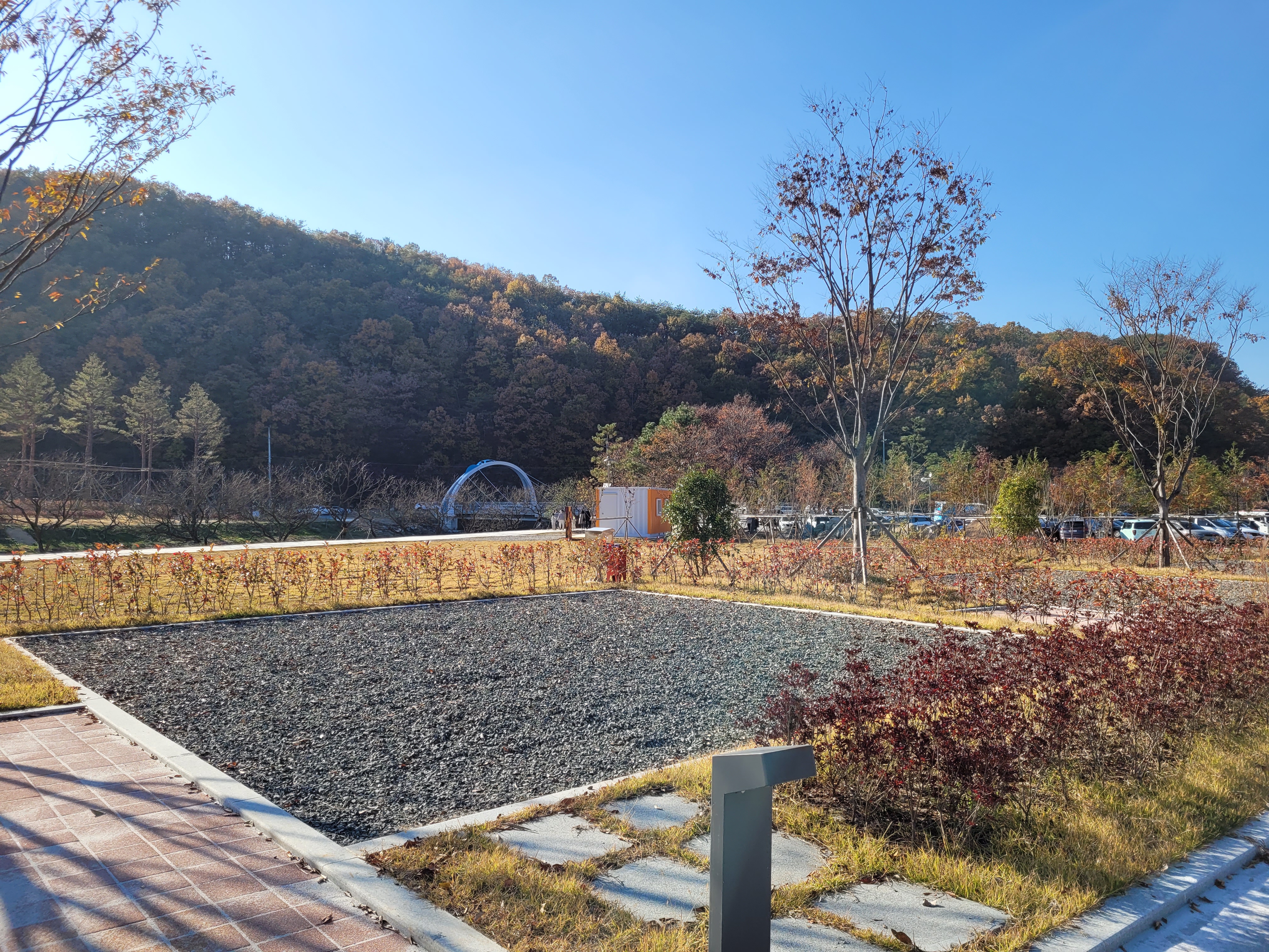 함안-입곡온새로미-공원-캠핑장-파쇄석