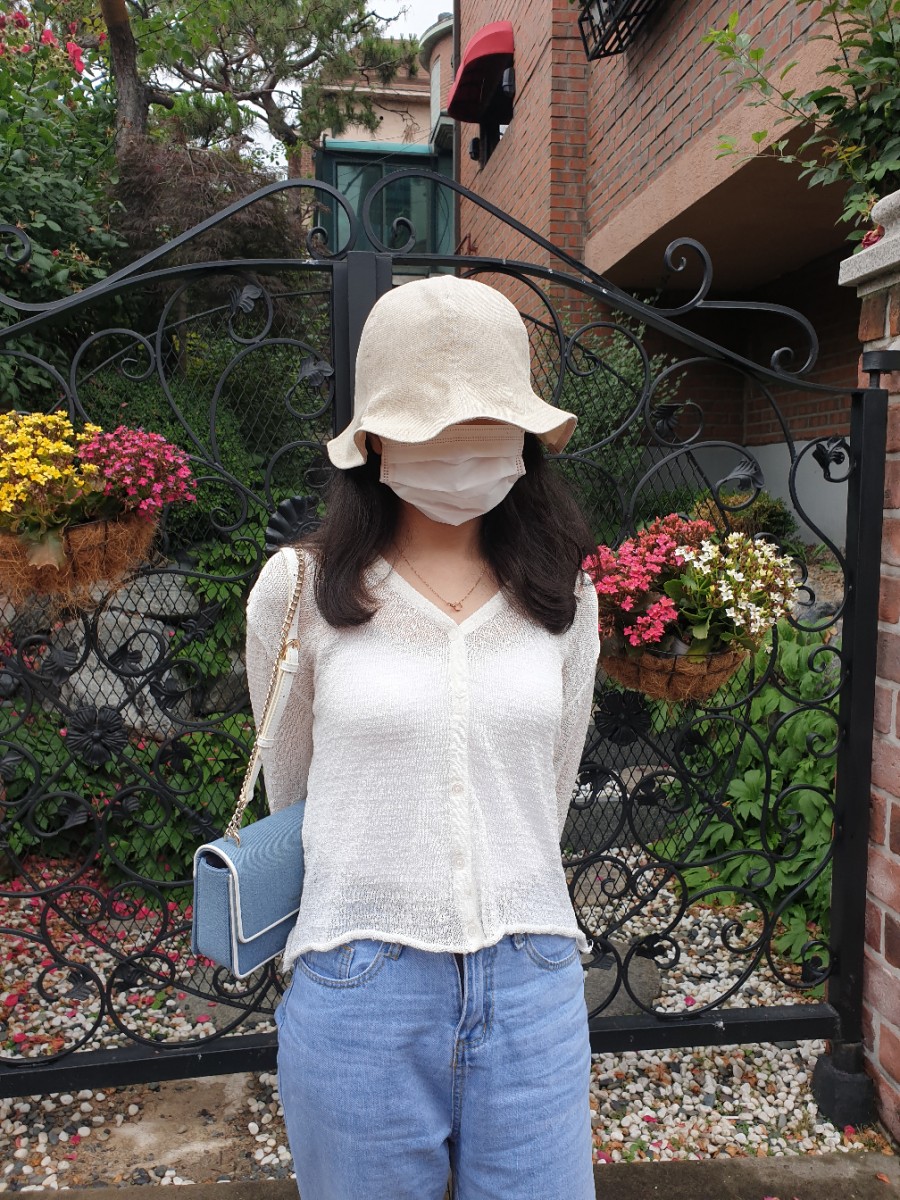 19도 21도 서울 가디건 내츄럴룩 비오는날 청바지 코디 20210618 20대 여성 데일리룩 기온별 복장 (오늘 날씨복 차림) 여름 6