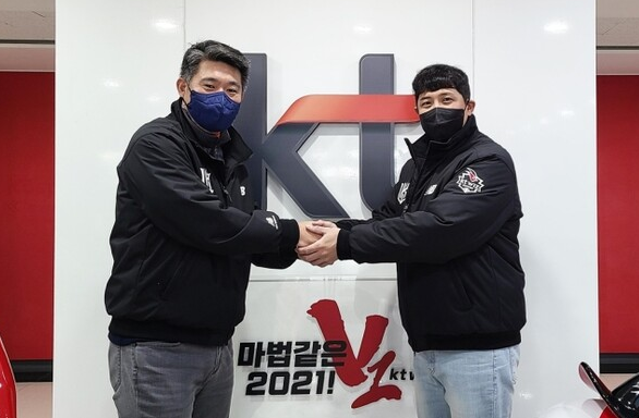  황재균 60억 계약, FA신청 후 이적없이 KT 잔류...다시 주장 맡을까?