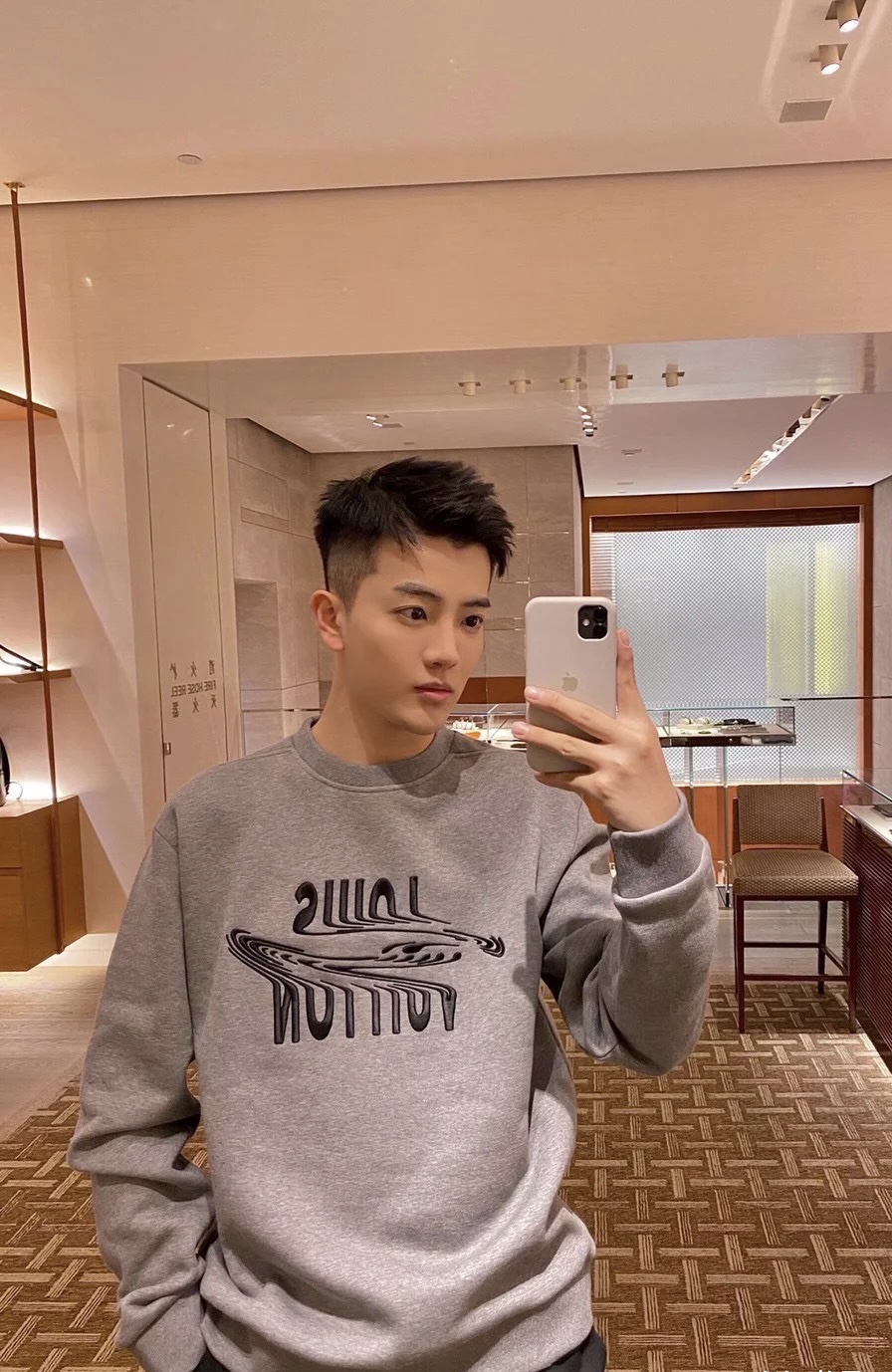  [LOUIS VUITTON] 루이비통 21SS 프론트 엠브로이더리 크루넥 스웨트 셔츠 맨투맨 티셔츠 1A8GVQ