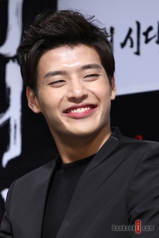 강하늘