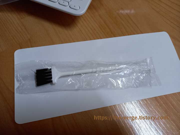 로지텍-K380-청소솔