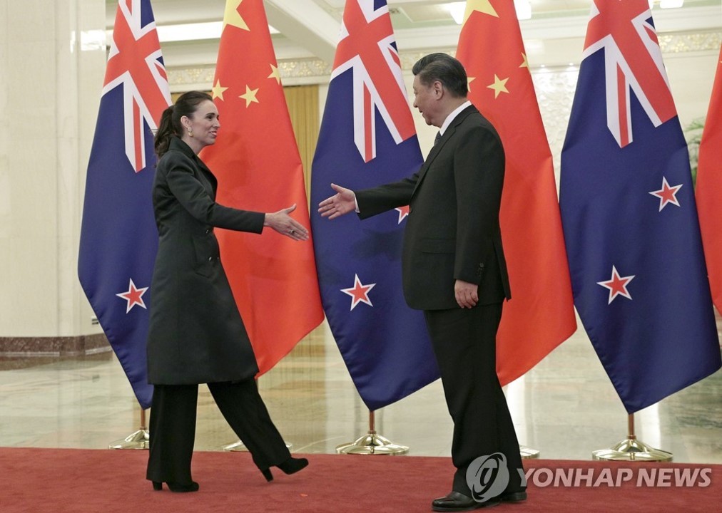  살인 혐의 한국 교포, 뉴질랜드 대법원 중국으로 송환 결정, 중국 고문 인권 침해 우려에 비판. 윤석열 당선인 귀추 주목.