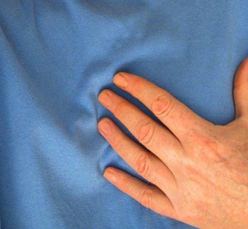 심근경색 주요 징후 증상 : 가슴의 불편함과 압박감