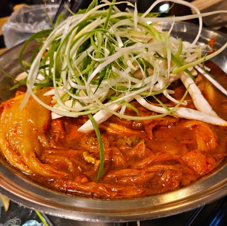 생생정보 고수의부엌 김치등갈비찜 맛집 위치 및 정보(경주 황리단길 맛집)