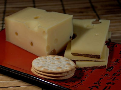 에멘탈 치즈의 역사와 특징&#44; 맛&#44; 특징&#44; 요리 먹는법 알아보기