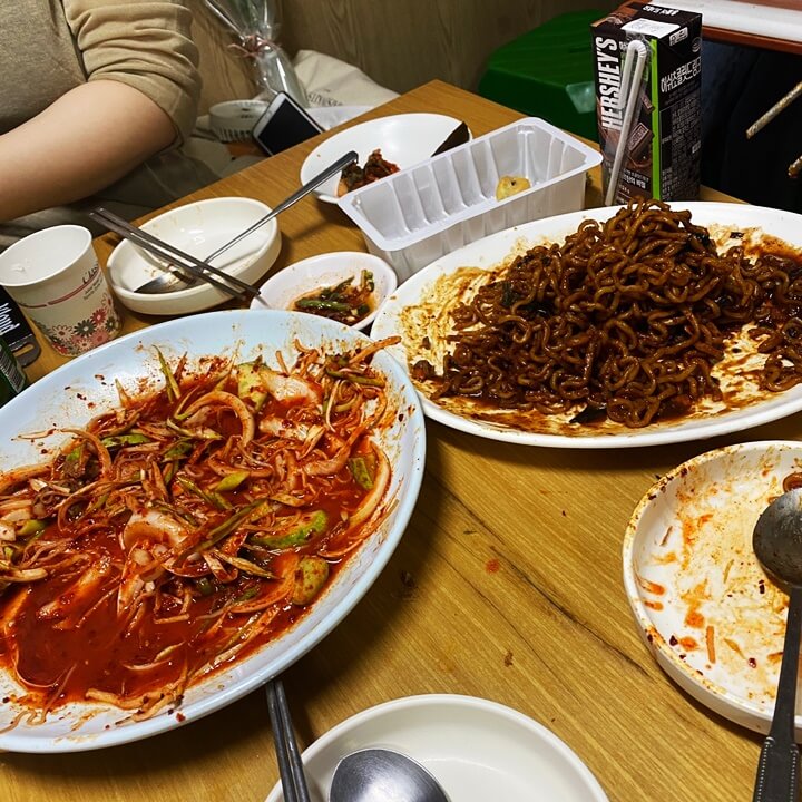 서울식품-짜파구리-골뱅이무침