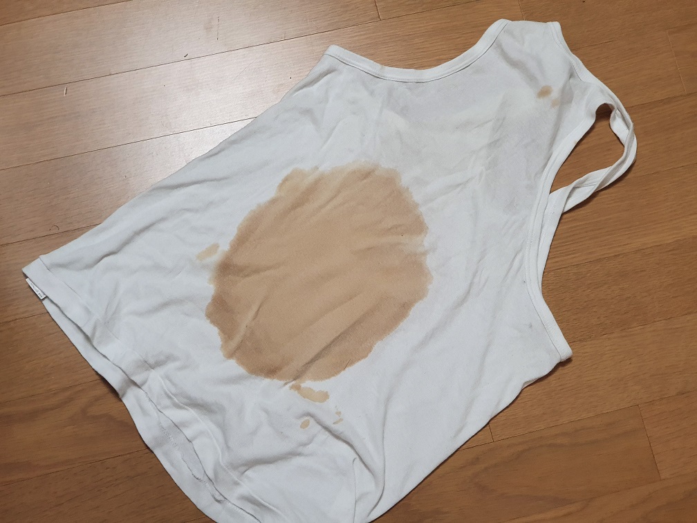 커피 얼룩 순삭 빼는 법