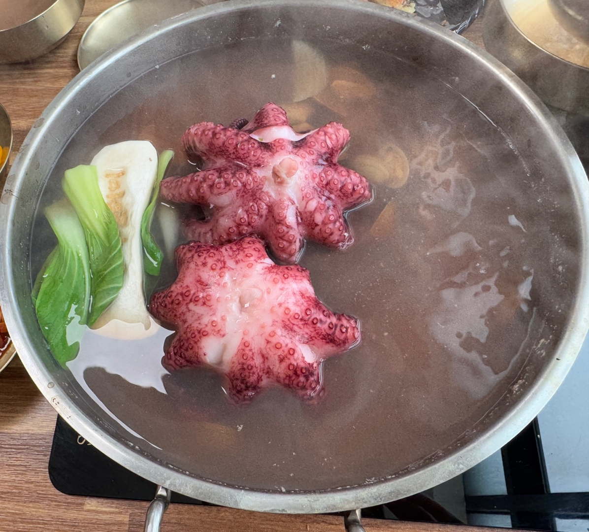 당진에서 맛보는 조금 특별한 칼국수 메뉴, 맛집 황제산더미바지락칼국수