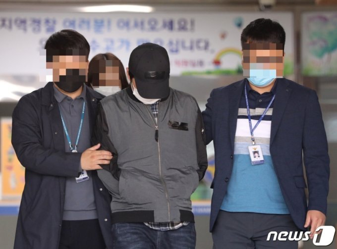  '2살 입양아' 학대해 의식불명 빠트린 양부 구속