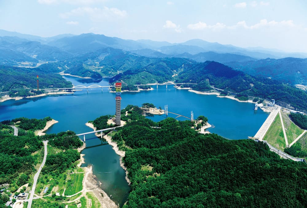 부항댐 출렁다리