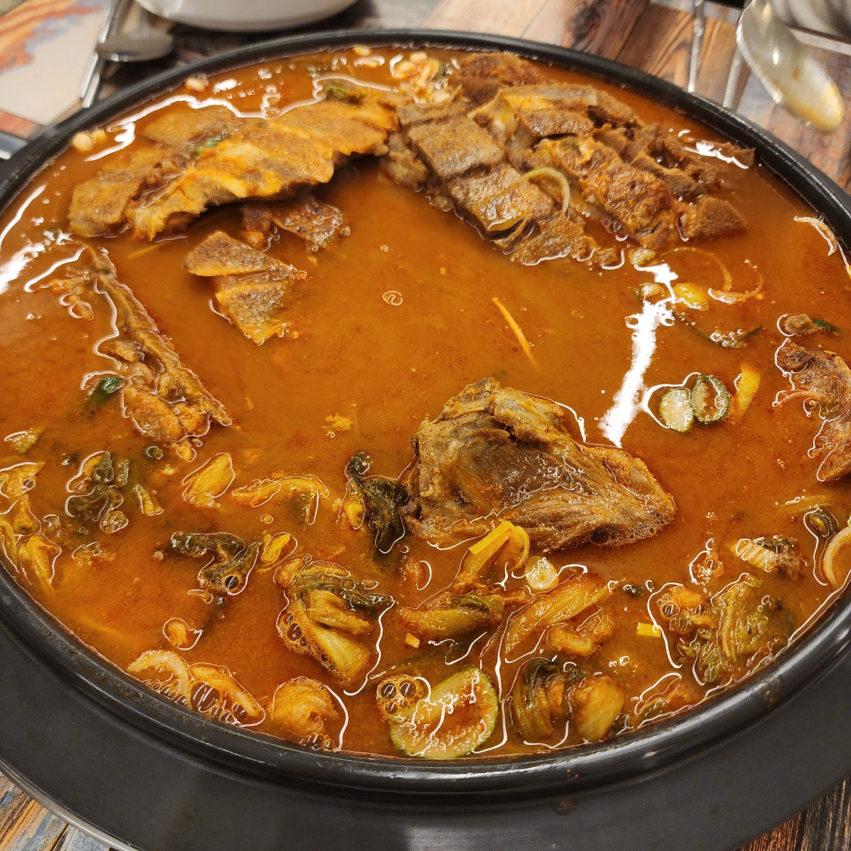 청년감자탕-경주용황점