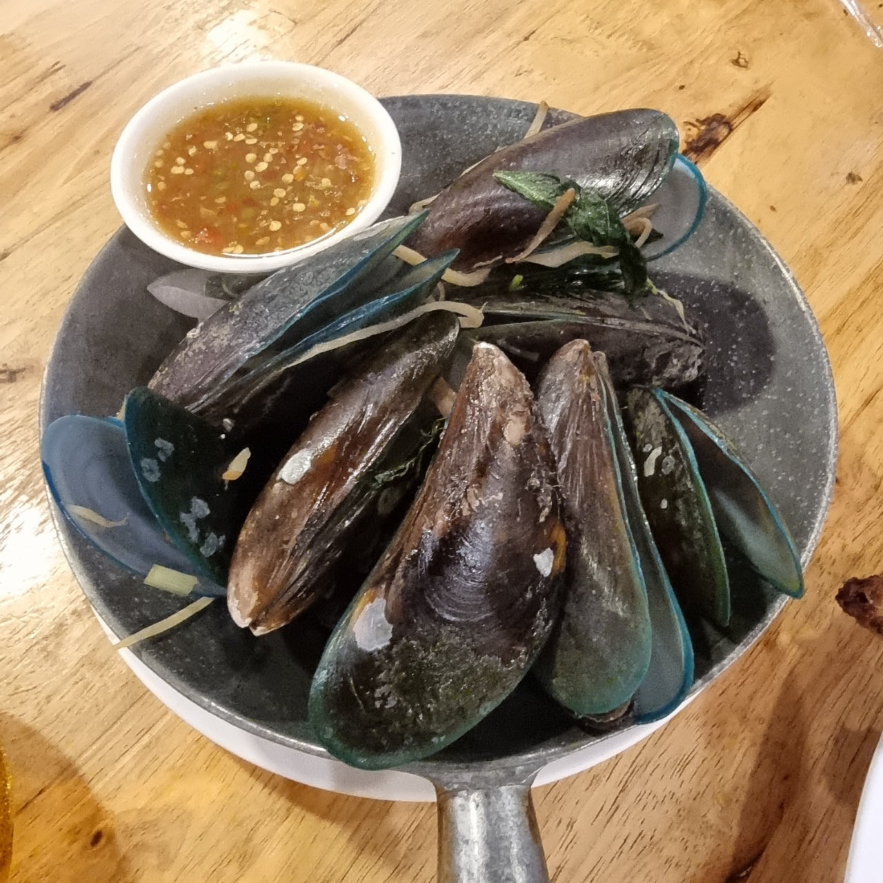 사바이짜이 홍합찜
