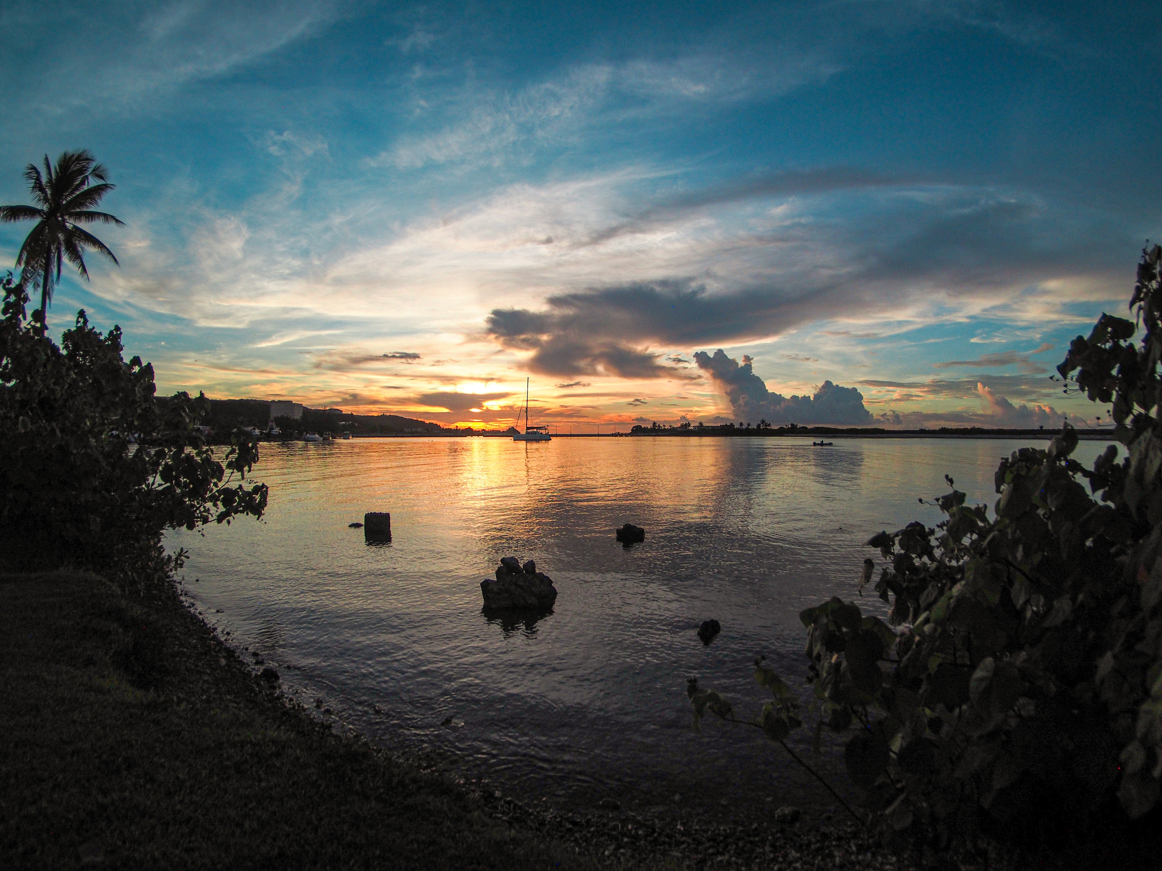 열대기후와 아름다운 해변 다양한문화가 공존하는 미국령 괌