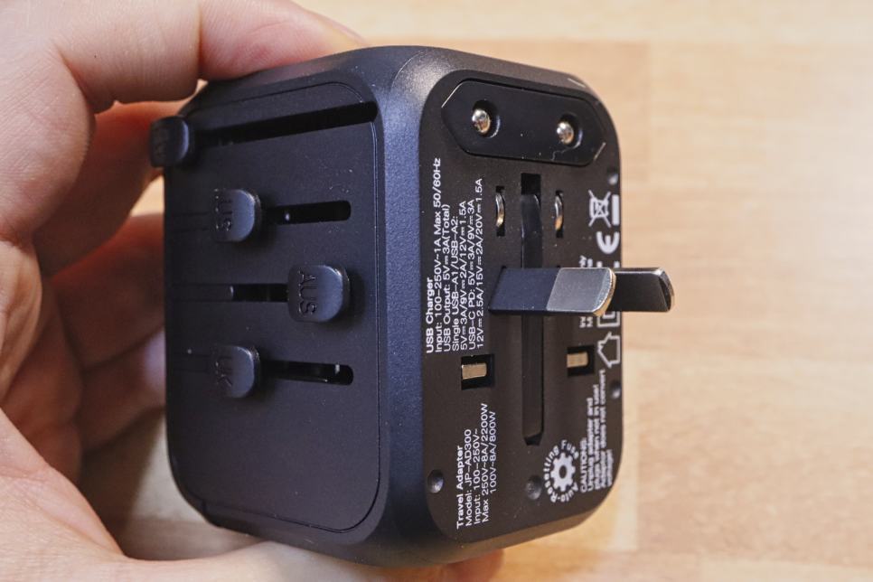 여행용 멀티 어댑터