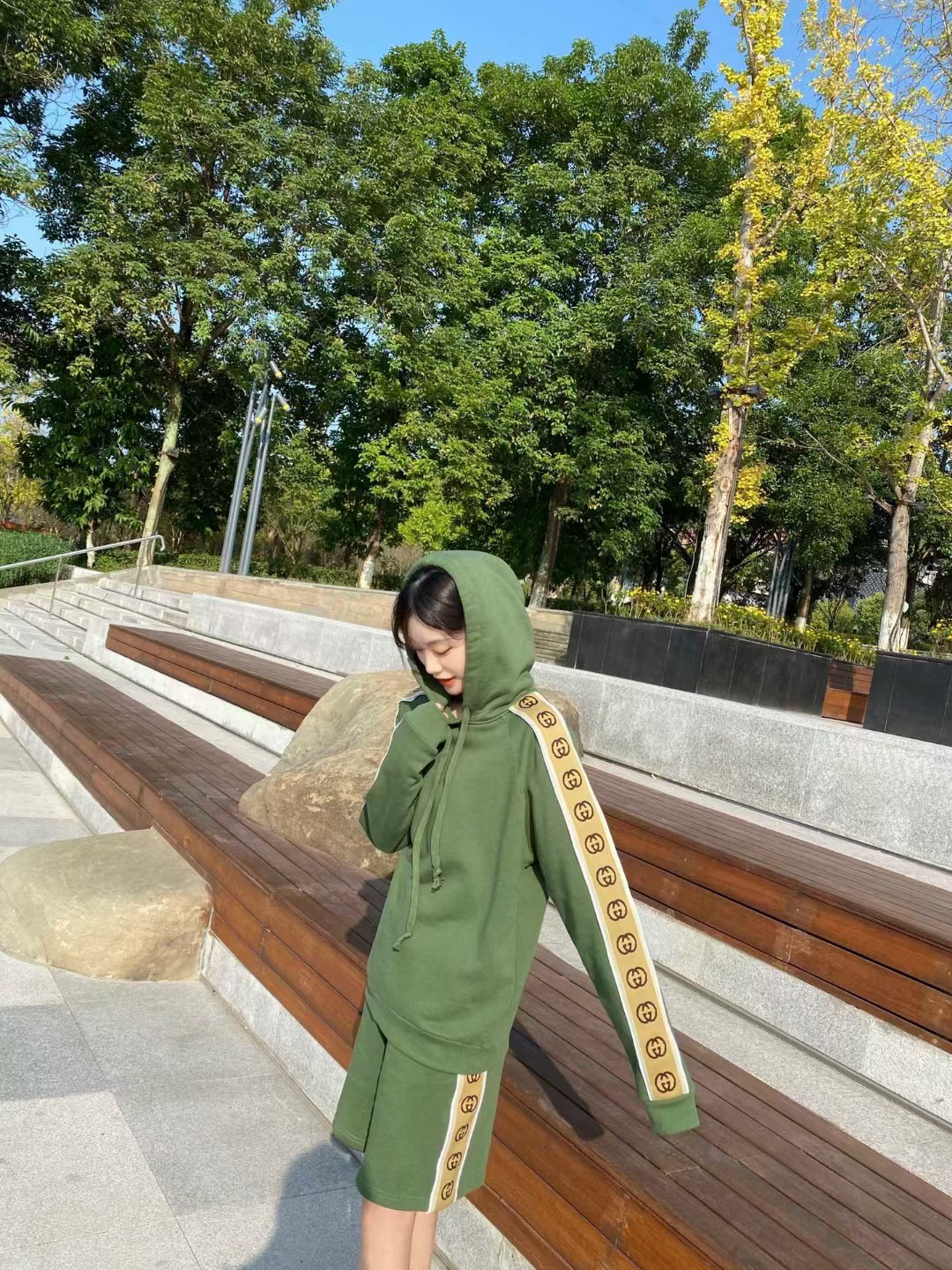  [GUCCI] 구찌 인터로킹 G 스트라이프 스웨트 셔츠 후드 티셔츠 596230 XJBUW 3806