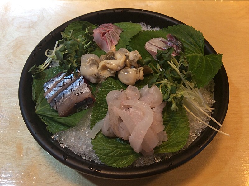  다양한 바다맛을 담다, 모둠회(Assorted Sliced Raw Fish)