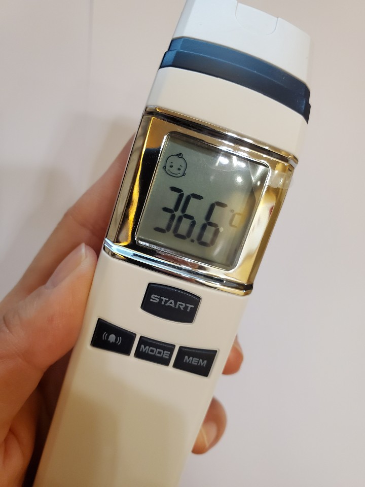  비접촉 체온계 휴비딕 HFS-900 : 리뷰하다
