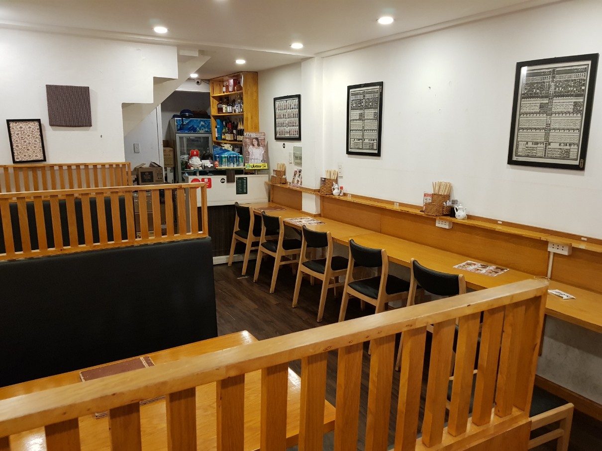 호치민 1군 레탄톤 일본인 거리 일식집 Quon - 식당 내부