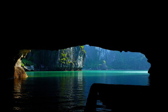 하롱베이 동굴