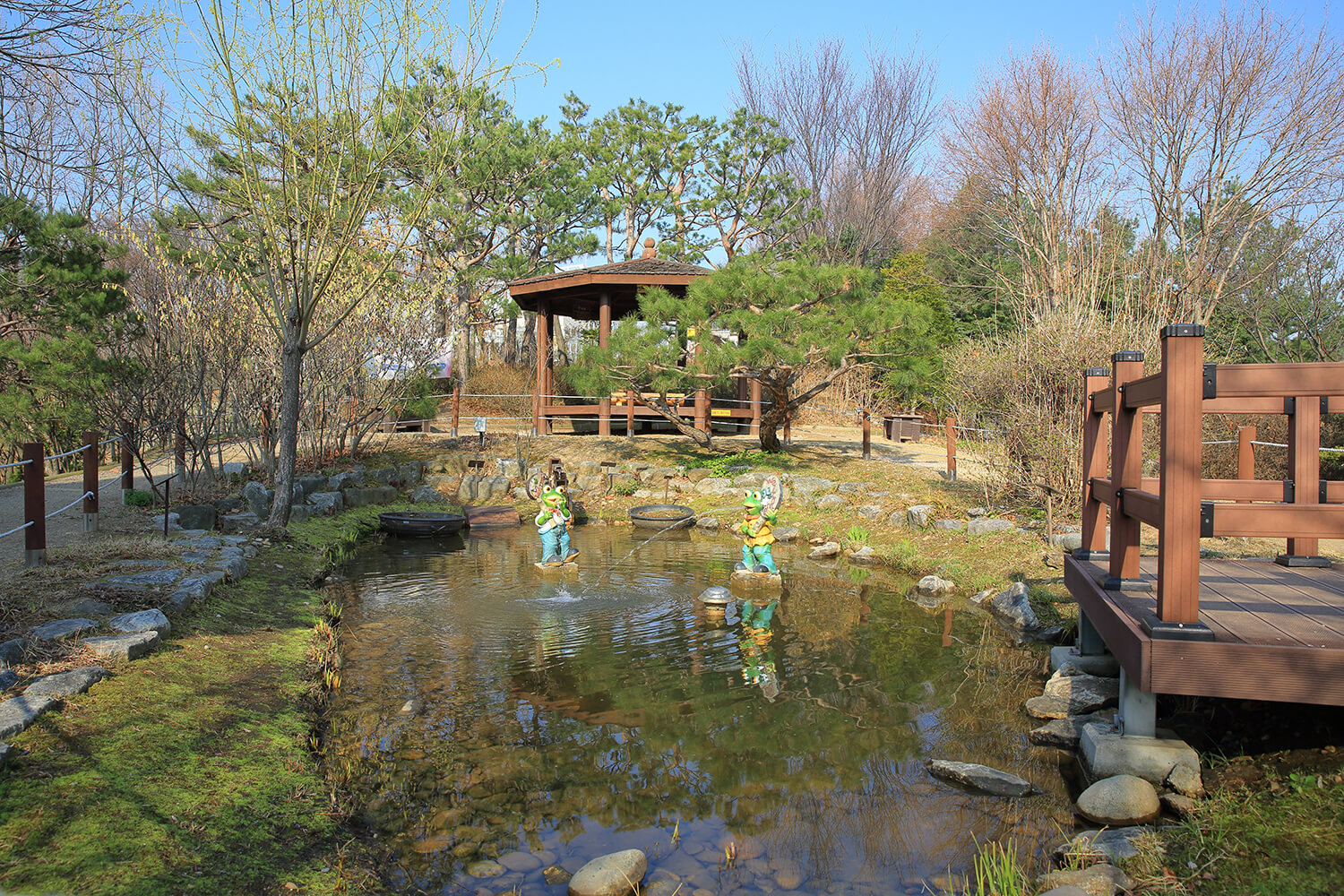 성남 은행식물원 개구리 연못