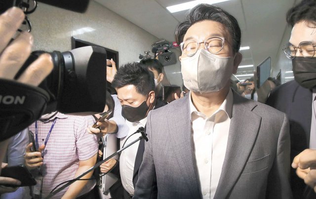  권성동 잇단 논란에 尹 불쾌감.. 與내부 "전국위 열어 비대위 전환"