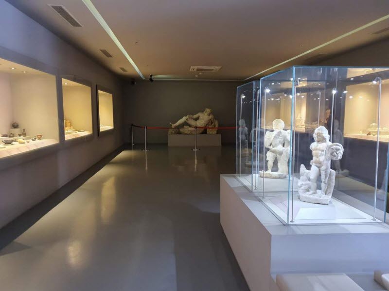 에페수스-박물관-내부전시실