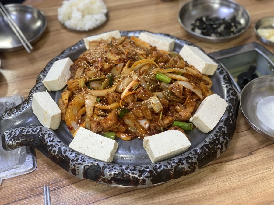 통돼지 두루치기 김치찌개 전문점 이미지
