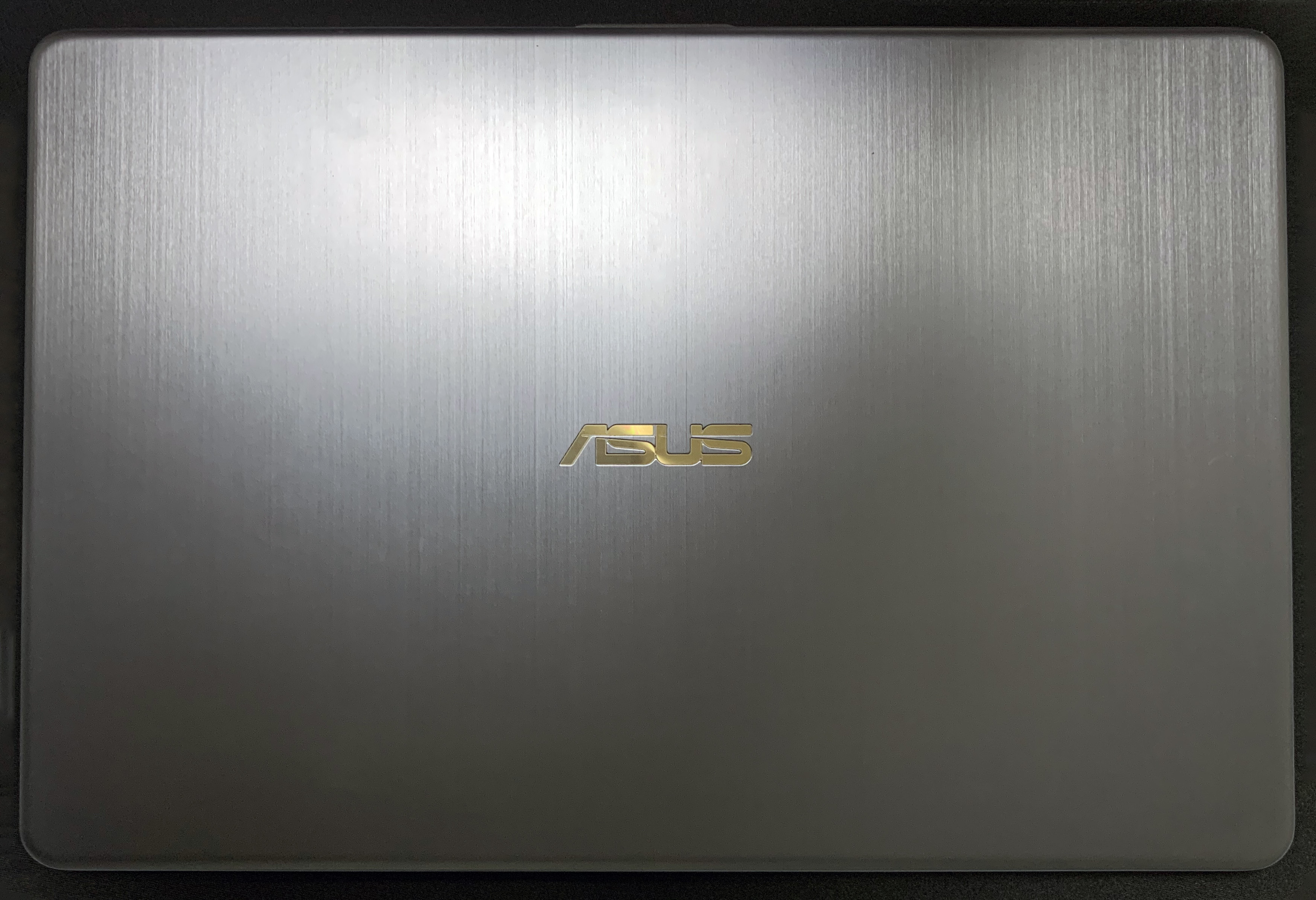 ASUS VivoBook 15 (R504ZA-BQ131T)