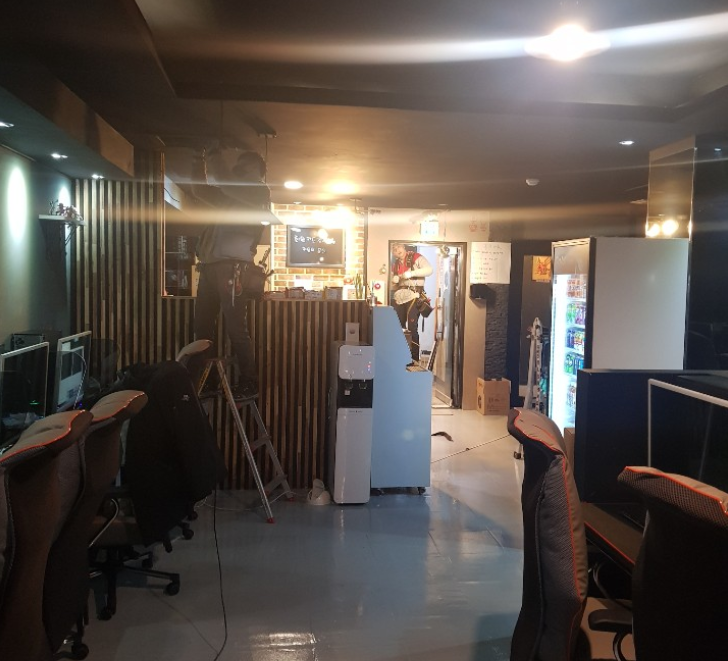  200110 수원PC방 무인관제시스템 무료설치, 수원 무인피시방 운영 서비스로 인건비 1/5 ~ 1/6 절약