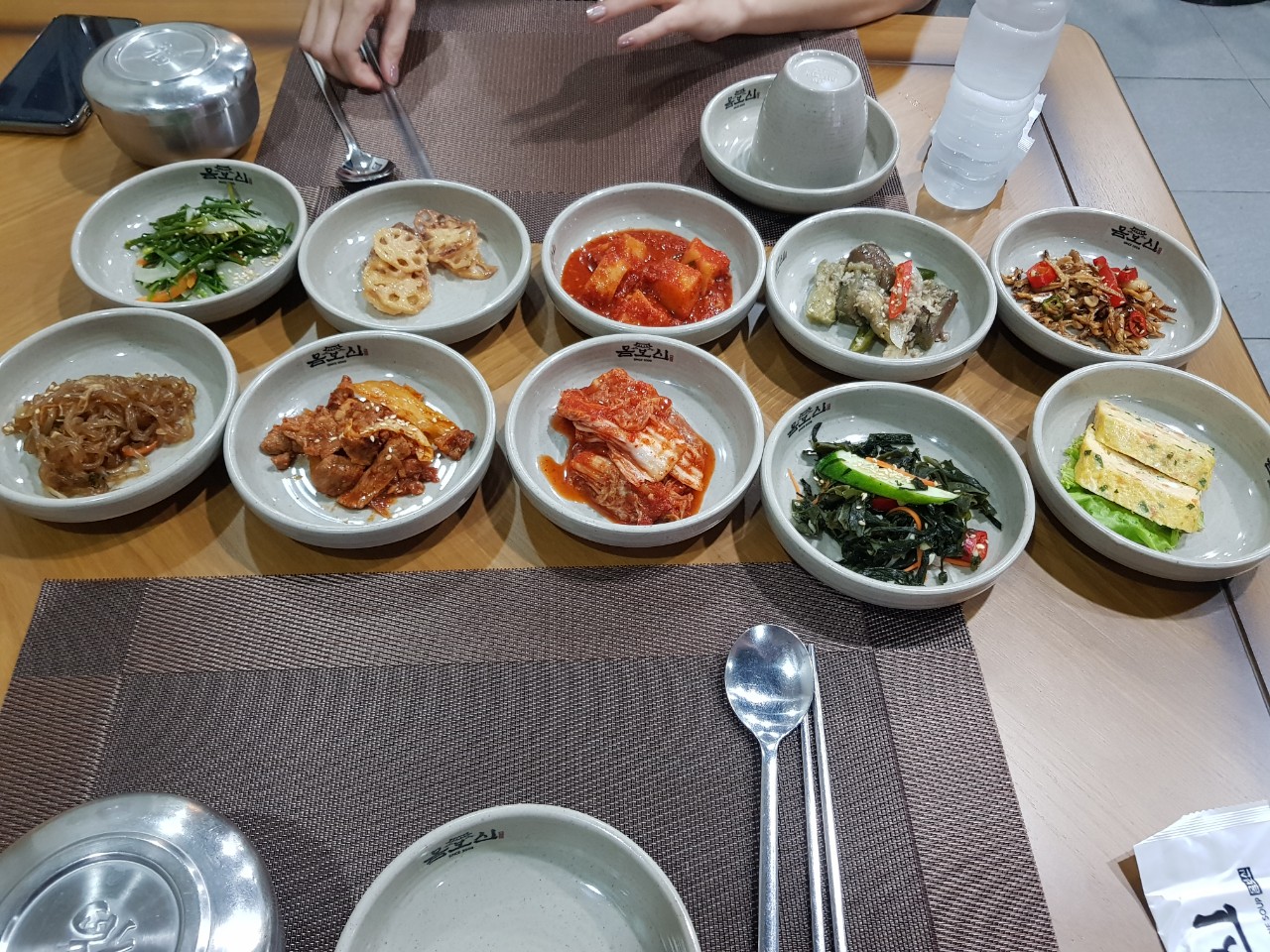 호치민 1군 레탄톤 한식 맛집 몸보신 - 밑반찬