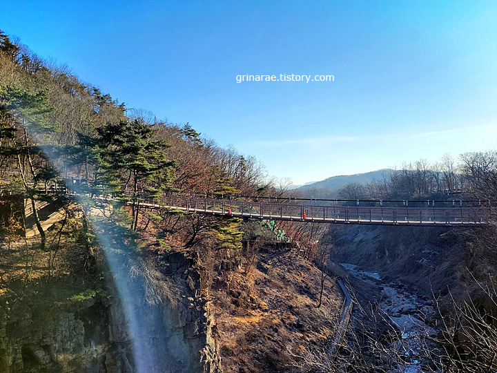 재인폭포-출렁다리