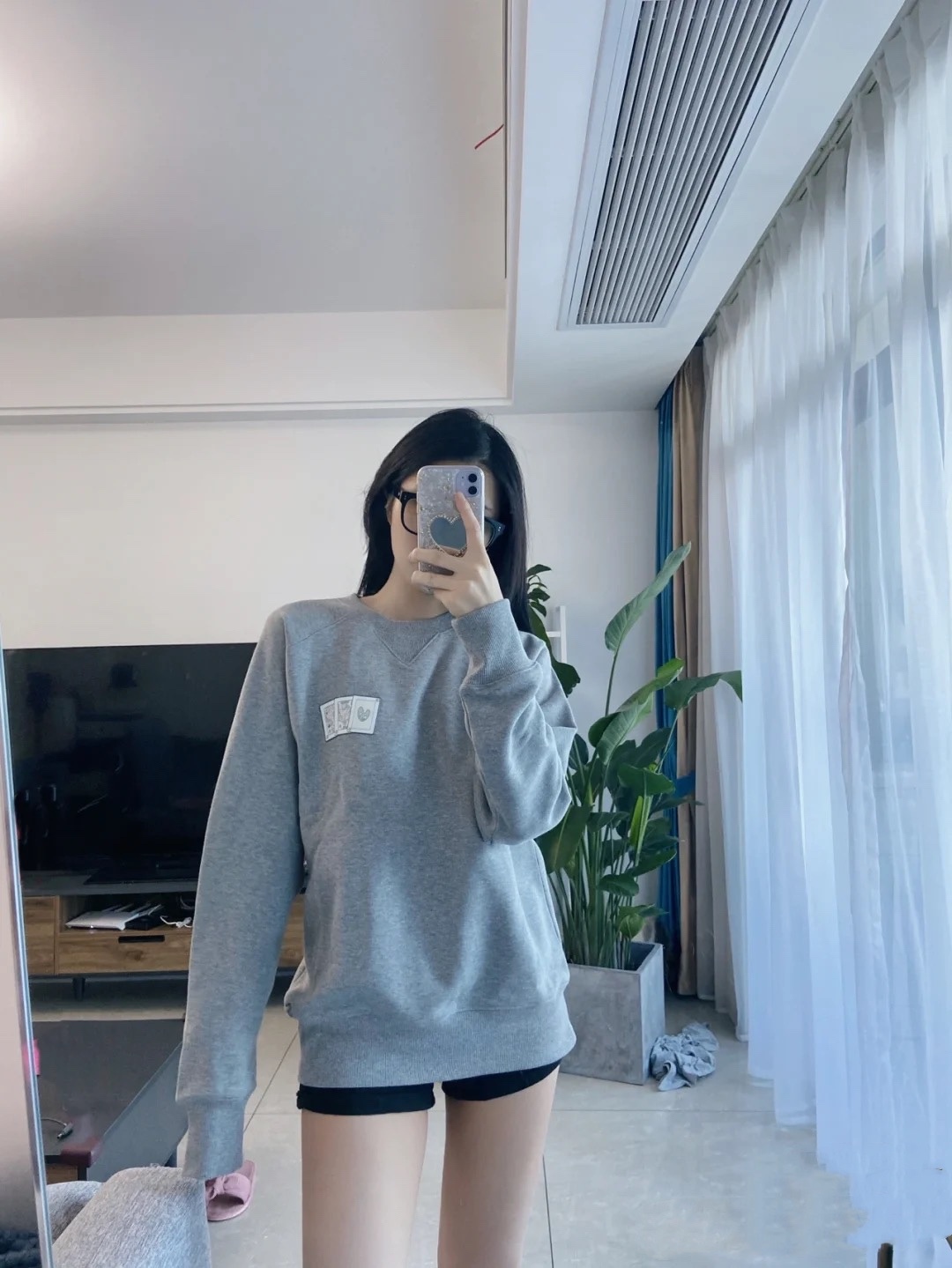  [DIOR x KENNY SCHARE] 디올 x 케니 샤프 스웨트 셔츠 맨투맨 티셔츠 143J684B0531_C888