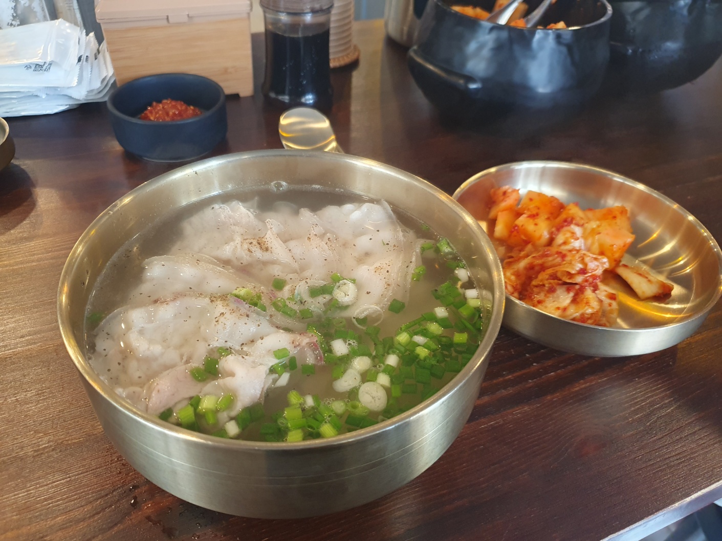 수원 신동 망포역 근처 돼지국밥 맛집 명백집 하루 100그릇만 팔아요