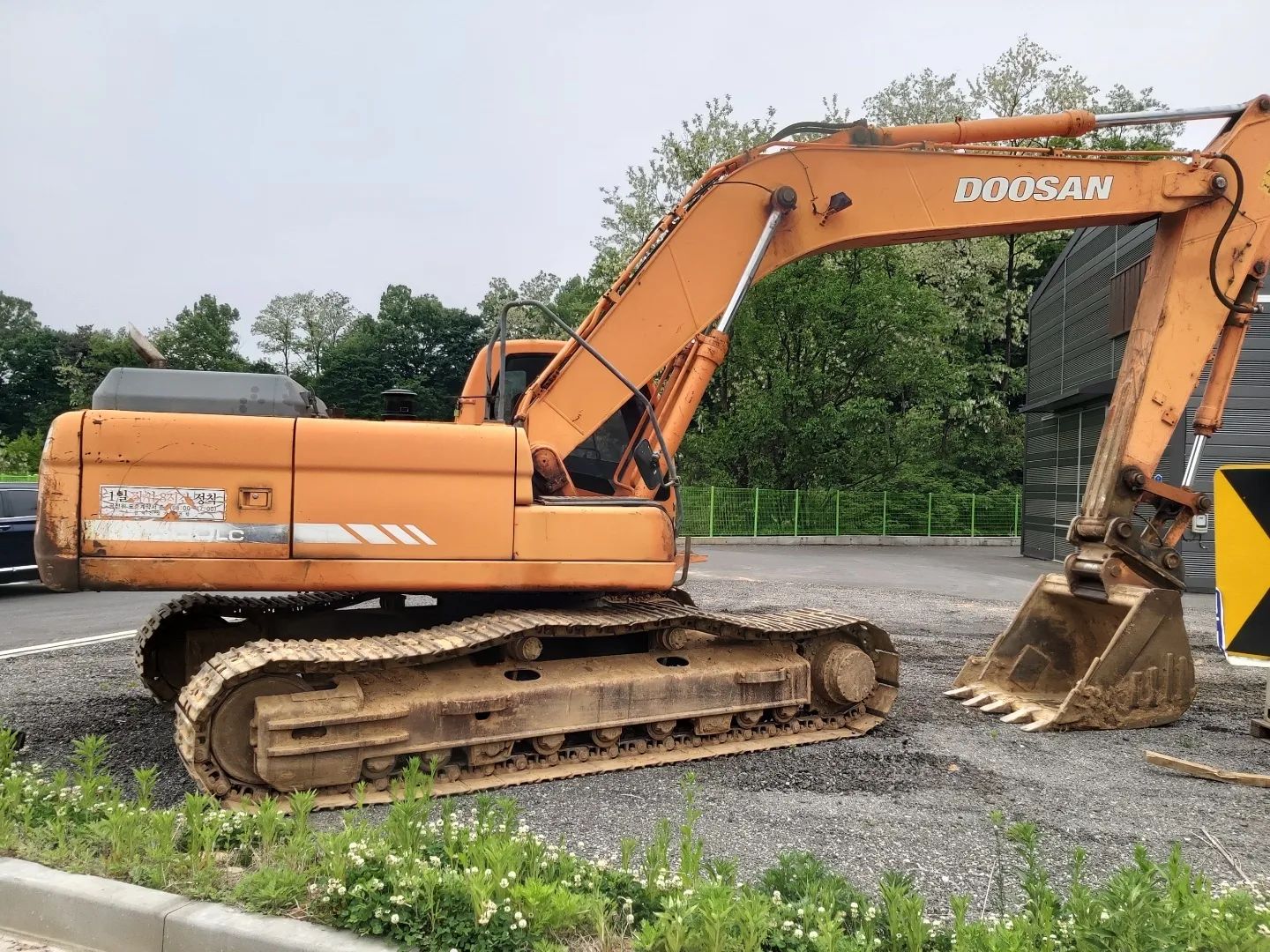  두산 DX300LC 2005년식 4200만원 판매합니다.