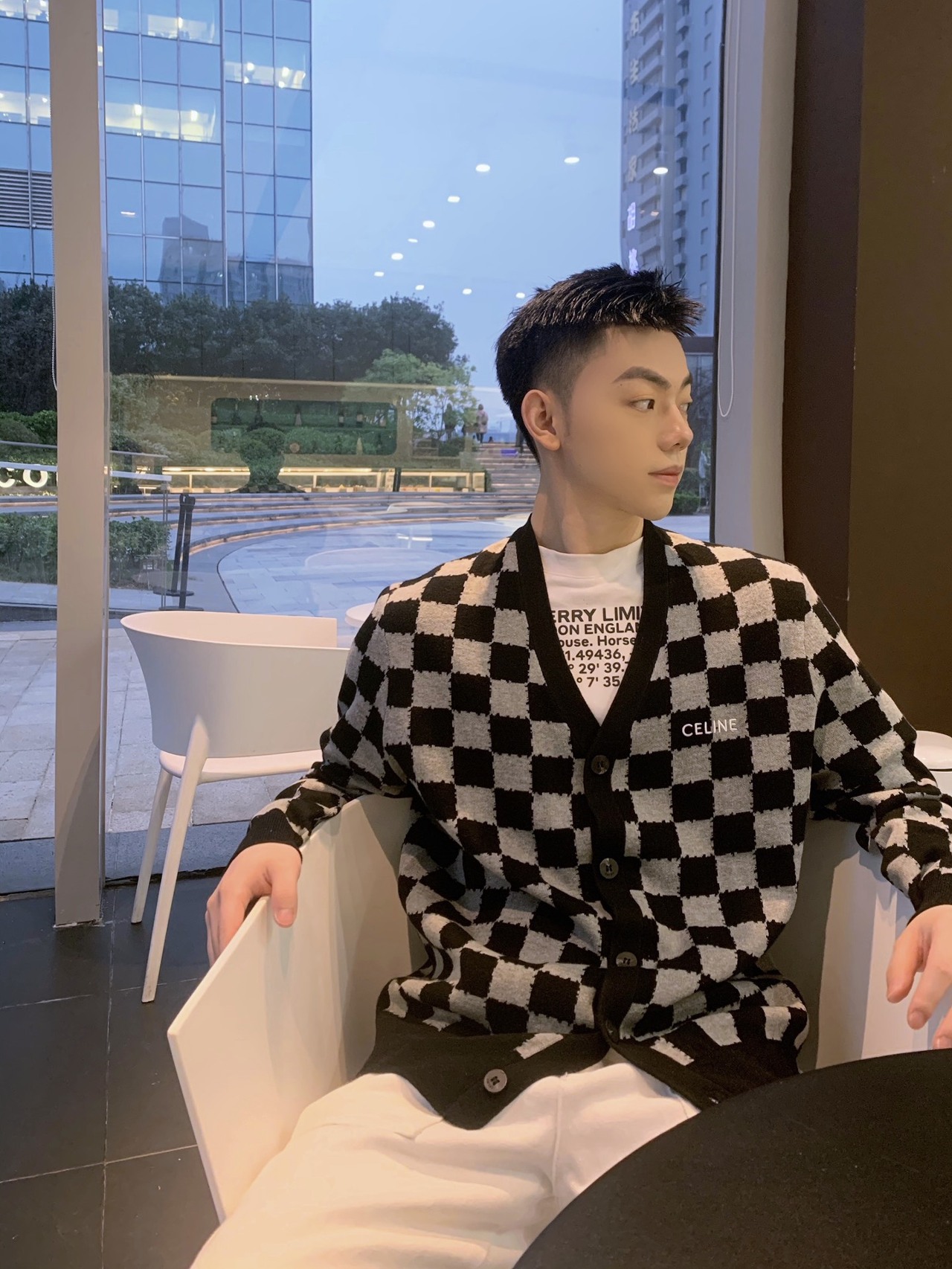 [CELINE] 셀린느 패턴 로고 오버사이즈 가디건