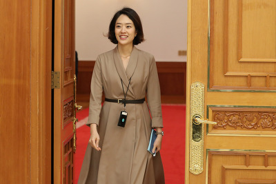  고민정 최연소 청와대 대변인 화제