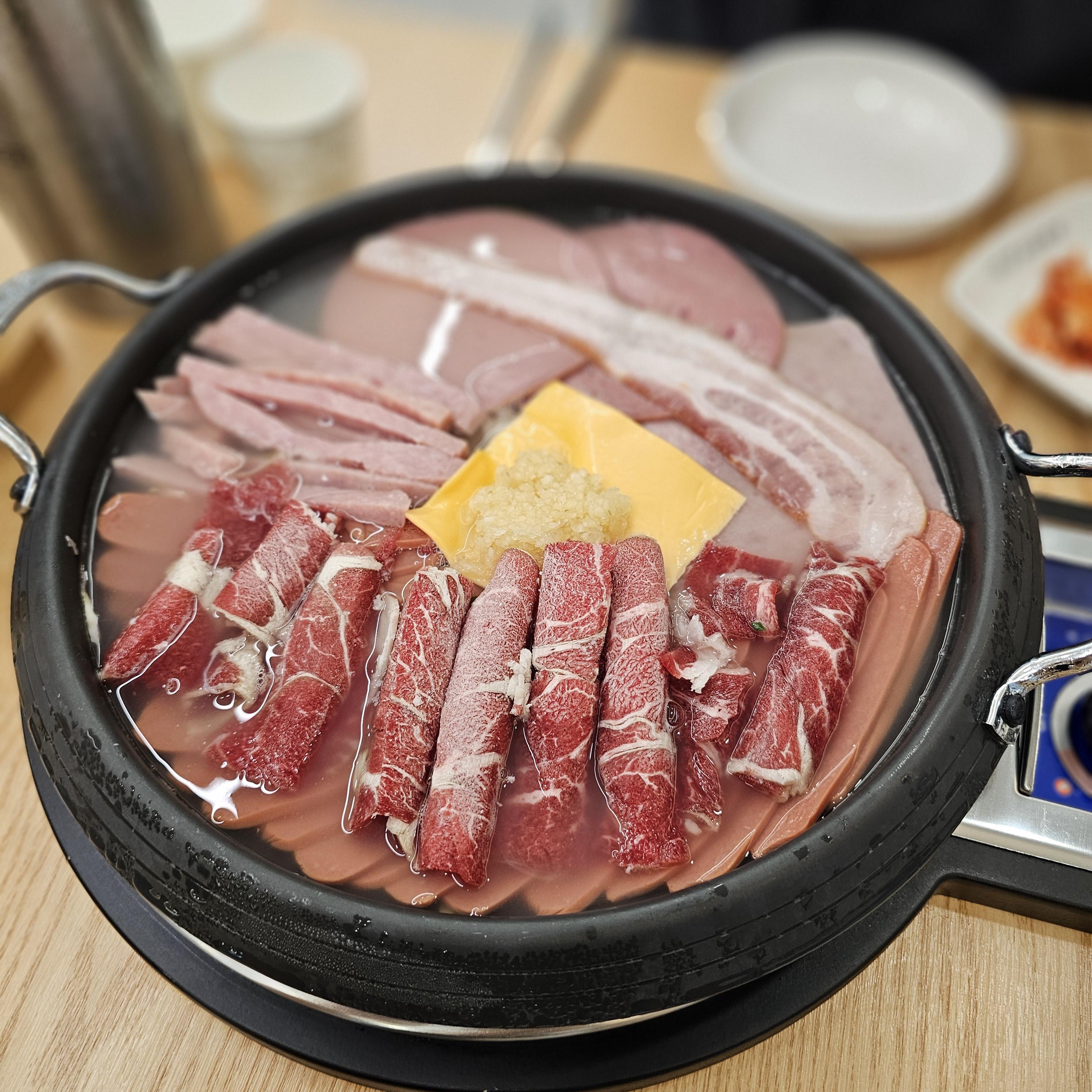 빅쭌부대찌개 이미지