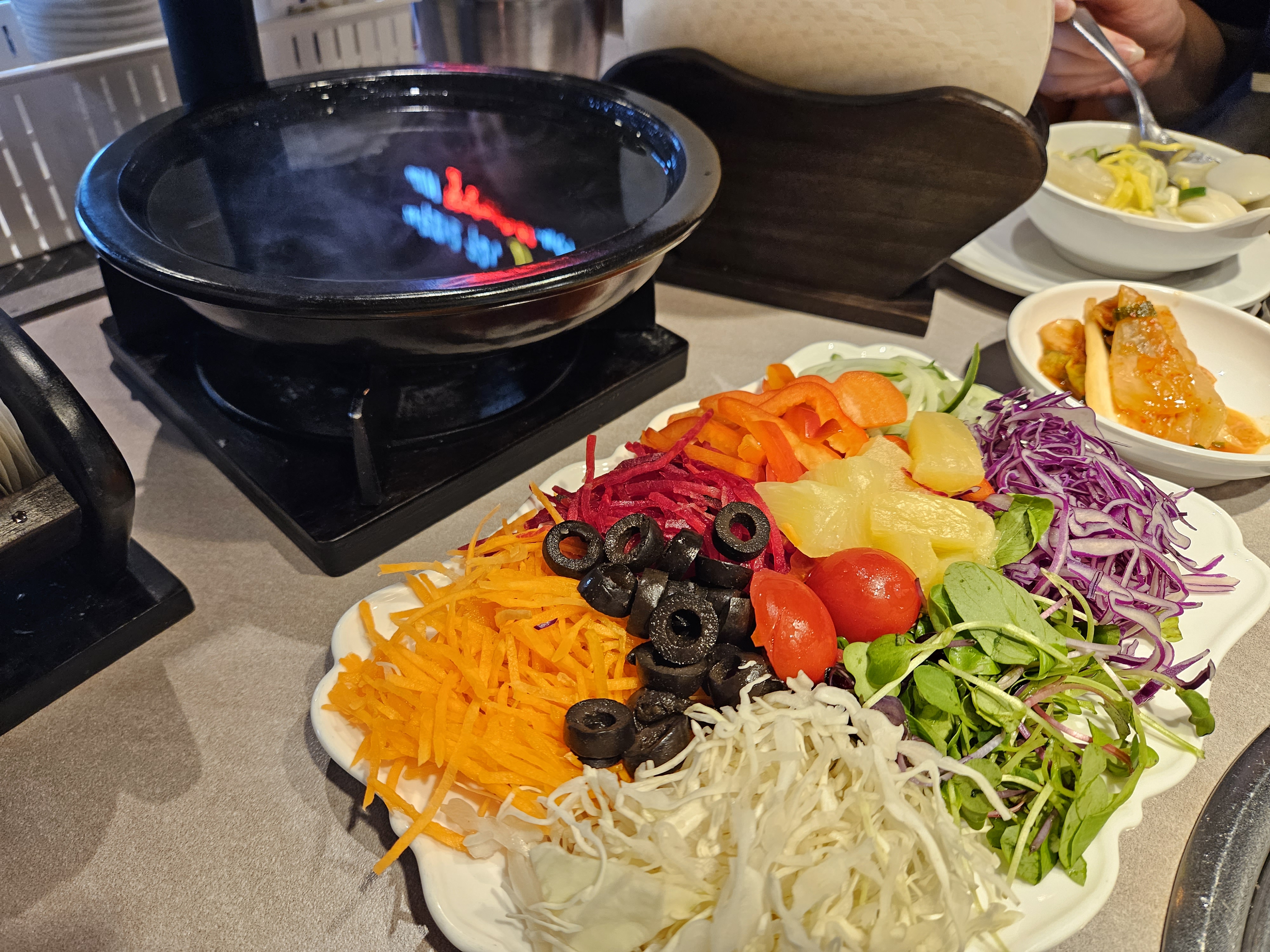  남양주 팔당 닭갈비를 숯불에 구워 월남쌈으로 즐길 수 있는 팔당 계모임