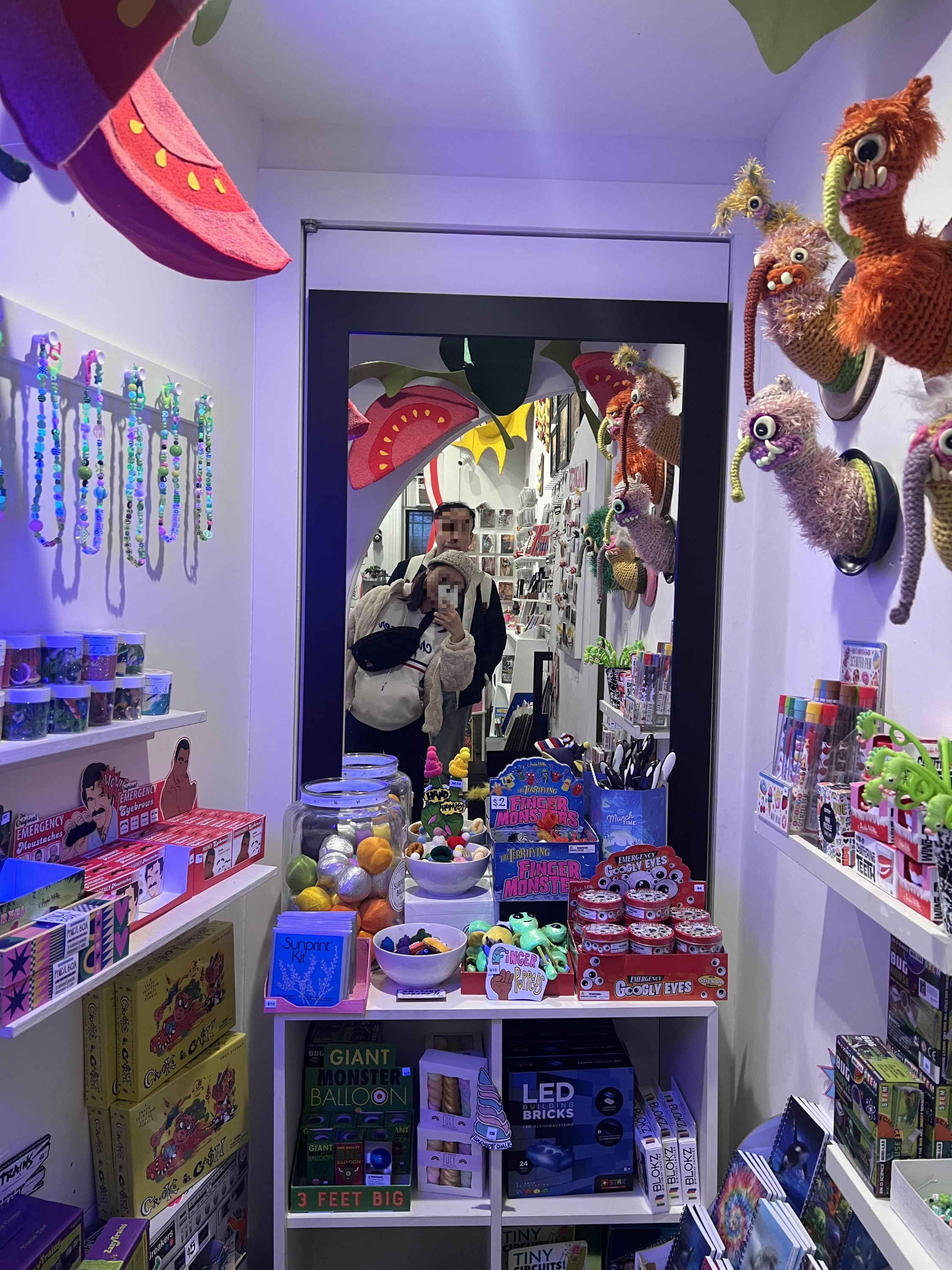 브루클린 7가 파크 슬로프 선물 가게 Leroy's Place 내부