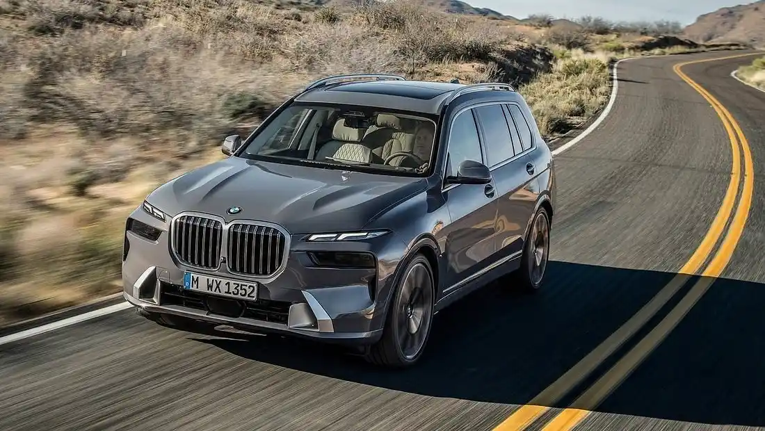 BMW X7 M50i 가격 실구매가 모의견적 제원 옵션 카탈로그 가격표 디자인 실내 트렁크 색상 총정리