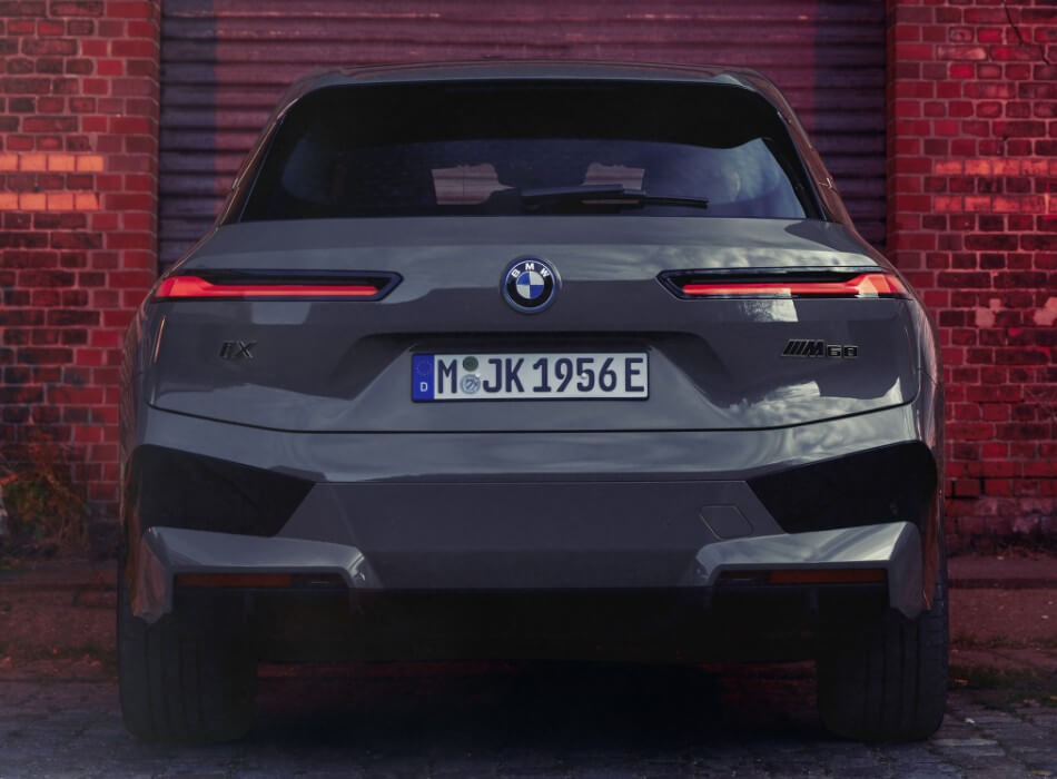 새로워진-BMW-iX-M60-리어