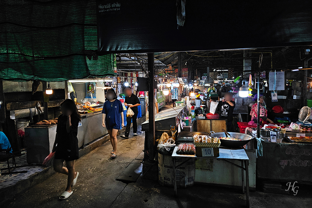 깜팽펫 야시장 ตลาดไนท์บาร์ซ่า กำแพงเพชร&amp;#44; Cha Kangrao Night Bazaar 식료품 가게