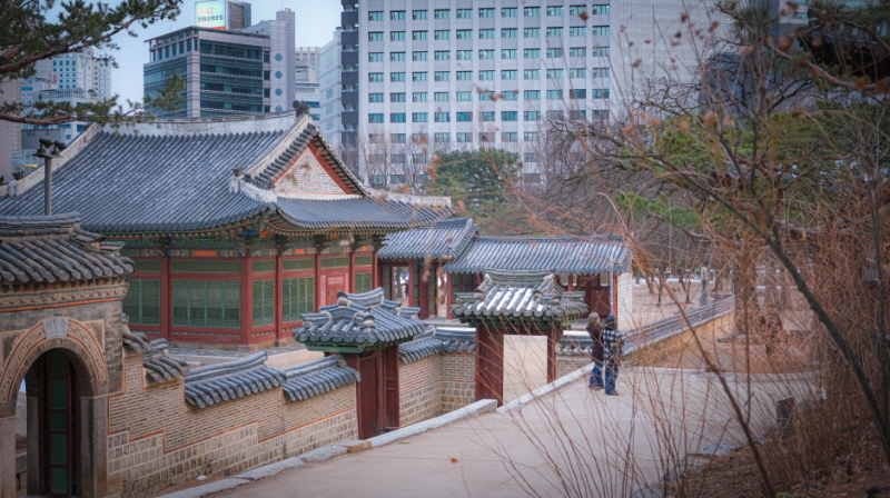 덕홍전